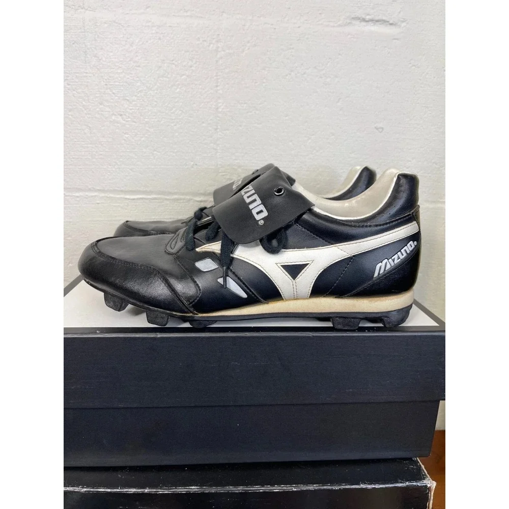 Mizuno football soccer